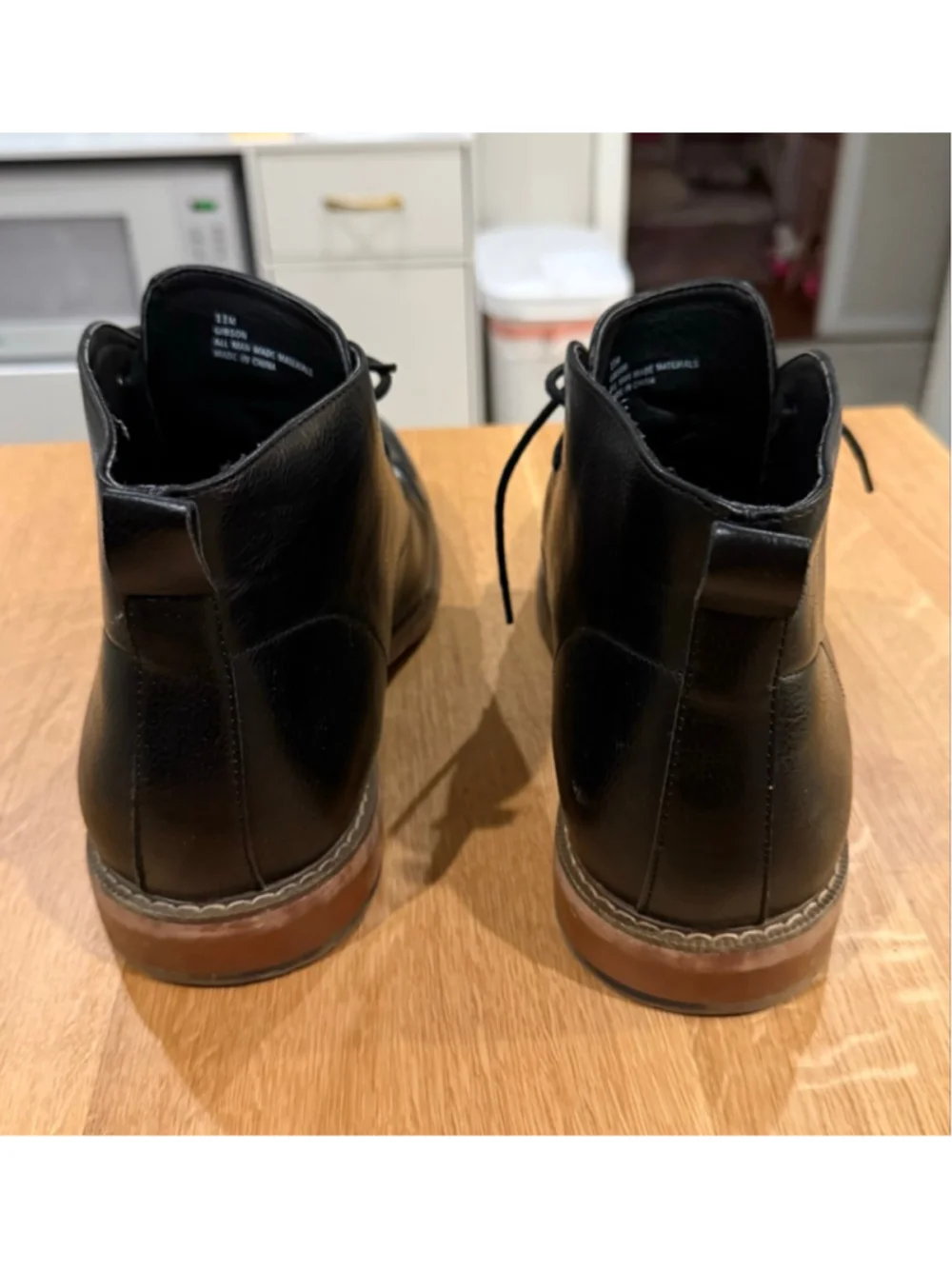 Men's Van Heusen Black Chukka Boots with Brown Soles Size 11